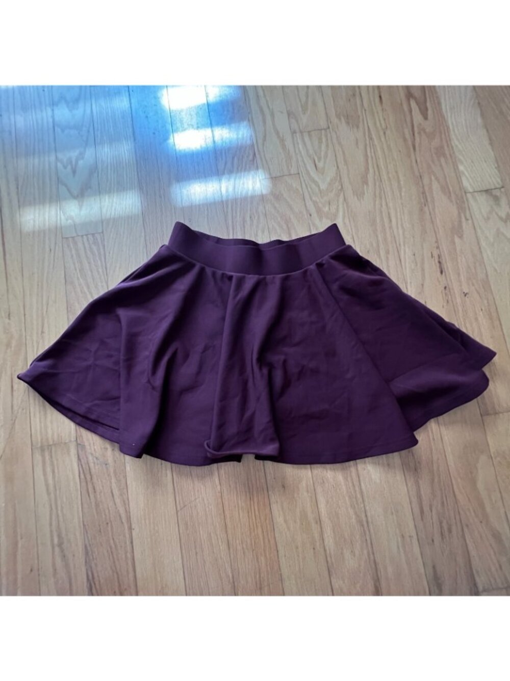 Free Haven Women's Medium Burgundy Skater Skort